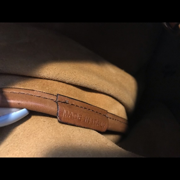 Burberry Tote - Picture 4 of 6